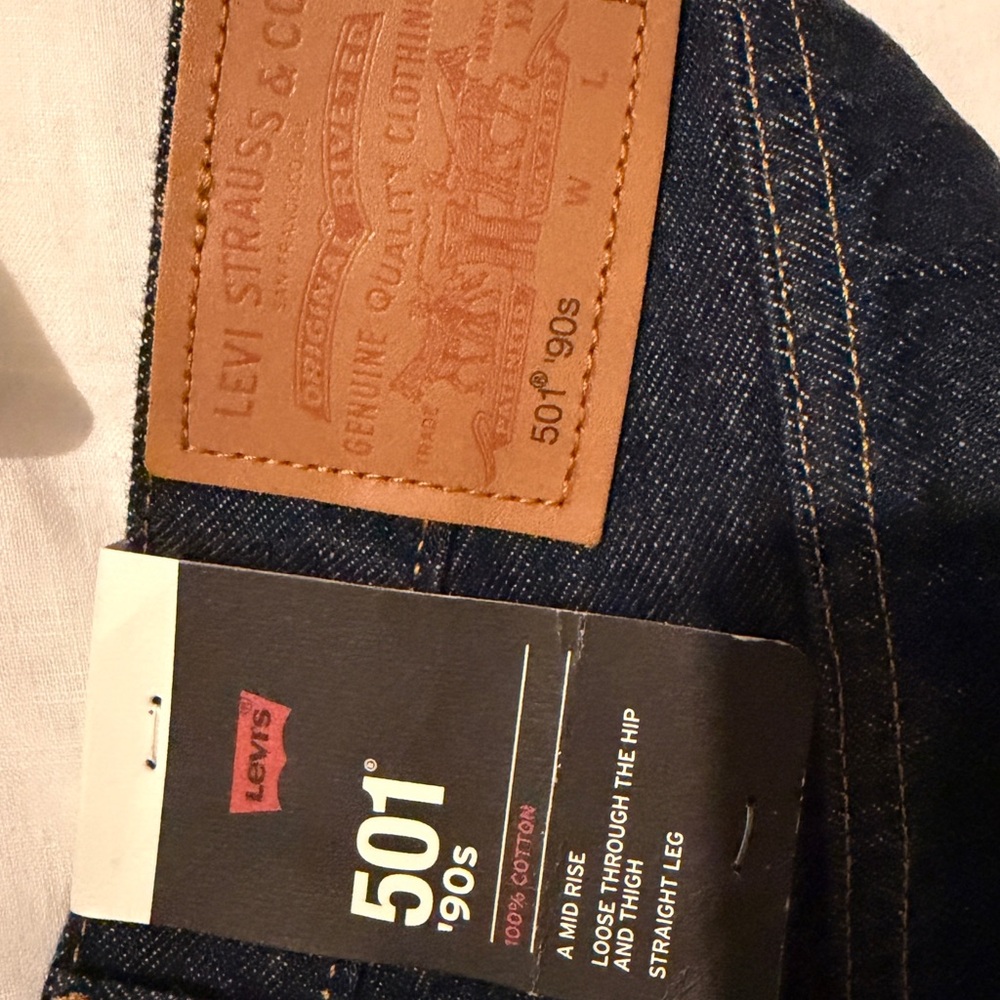 NWT Levi's 501 Women's Dark Blue Straight Leg Jeans 25